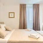 Villa Beautiful Bruna With Jacuzzi In Porec