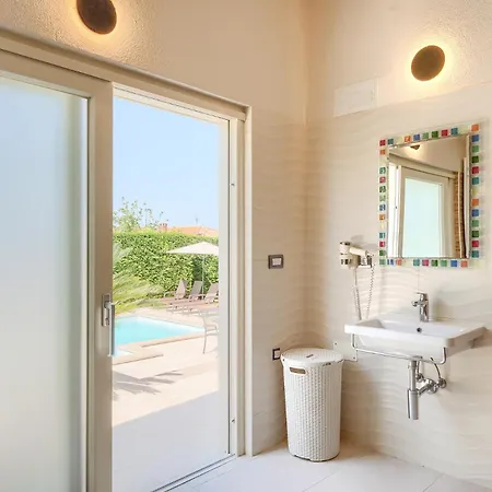 Вілла Beautiful Bruna With Jacuzzi In