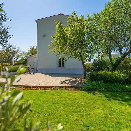 Beautiful Bruna With Jacuzzi In