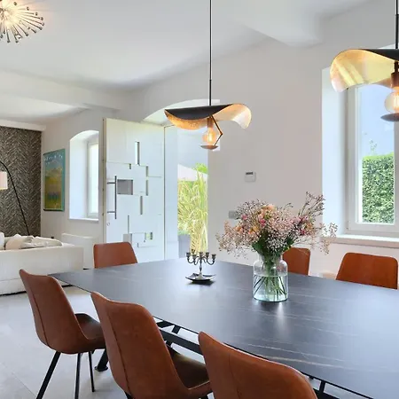 Villa Beautiful Bruna With Jacuzzi In Poreč