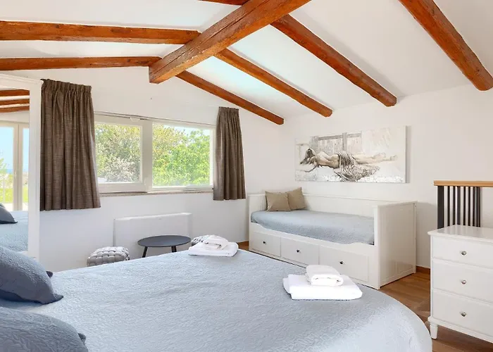 Beautiful Bruna With Jacuzzi In * פורץ