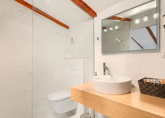 Beautiful Bruna With Jacuzzi In *