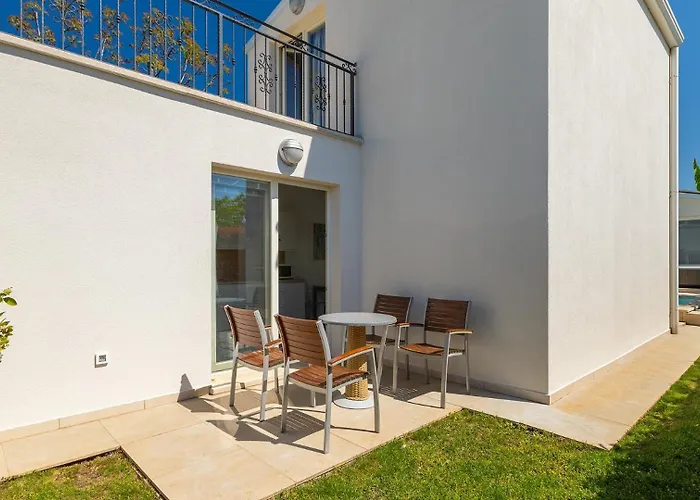 Beautiful Bruna With Jacuzzi In * פורץ