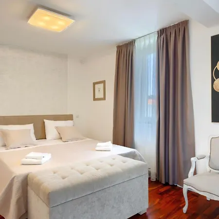 Villa Beautiful Bruna With Jacuzzi In Porec