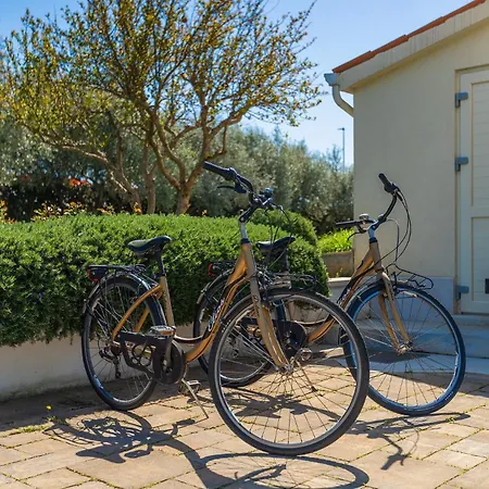 Beautiful Bruna With Jacuzzi In