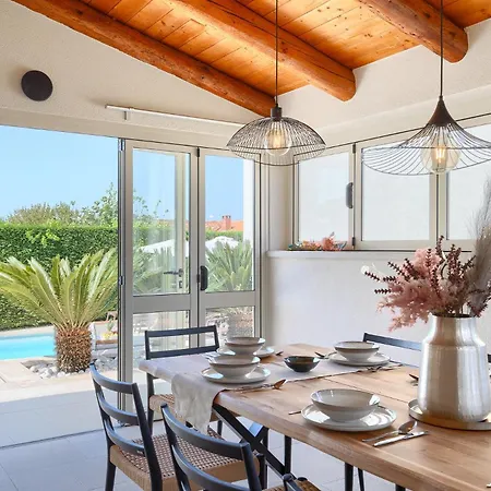 Beautiful Bruna With Jacuzzi In