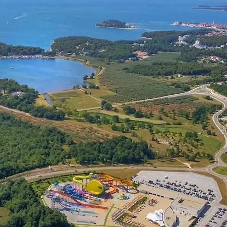 Beautiful Bruna With Jacuzzi In *