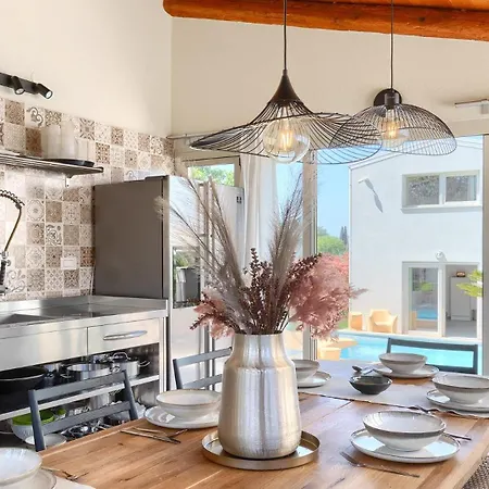 Beautiful Bruna With Jacuzzi In 波雷奇