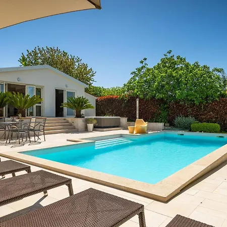 Beautiful Bruna With Jacuzzi In *