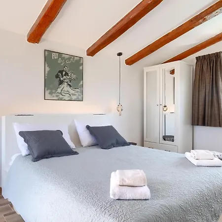 Beautiful Bruna With Jacuzzi In