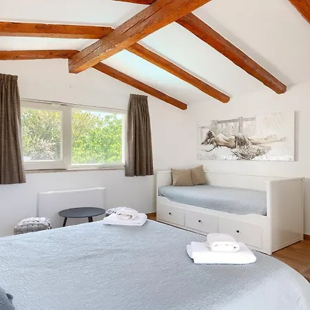 Beautiful Bruna With Jacuzzi In * Poreč