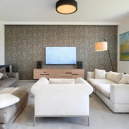 Beautiful Bruna With Jacuzzi In * 波雷奇