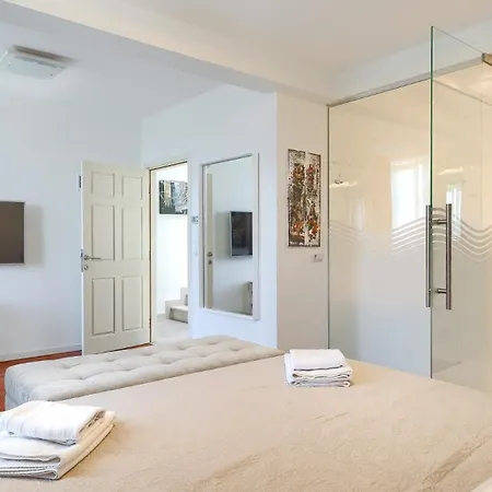 Beautiful Bruna With Jacuzzi In 别墅 波雷奇