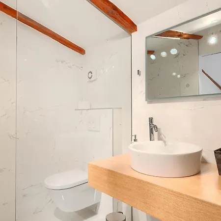 Beautiful Bruna With Jacuzzi In *