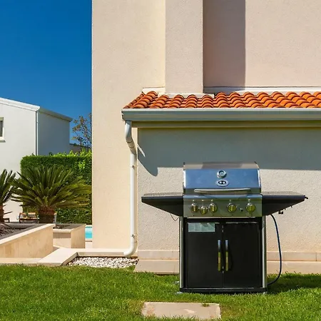 Beautiful Bruna With Jacuzzi In * 波雷奇