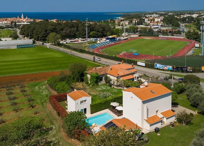 Villa Beautiful Bruna With Jacuzzi In