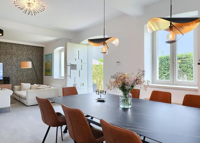 Villa Beautiful Bruna With Jacuzzi In Poreč