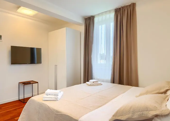 Beautiful Bruna With Jacuzzi In * Poreč