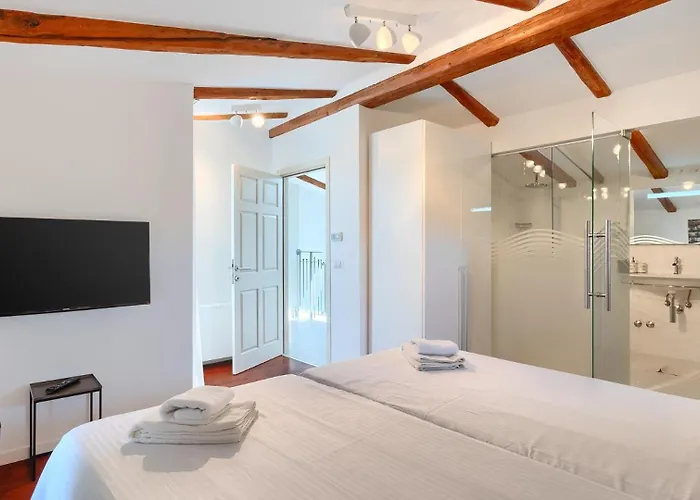 Villa Beautiful Bruna With Jacuzzi In *