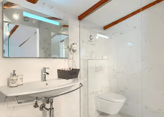 Villa Beautiful Bruna With Jacuzzi In Poreč