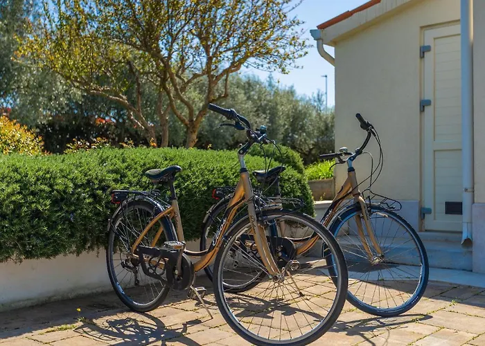 Beautiful Bruna With Jacuzzi In Villa