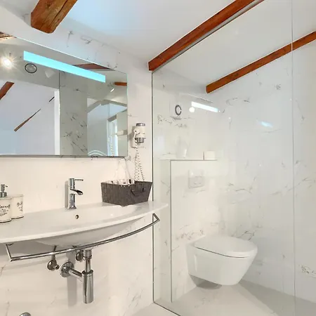 Vila Beautiful Bruna With Jacuzzi In