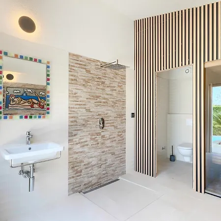 Beautiful Bruna With Jacuzzi In Poreč